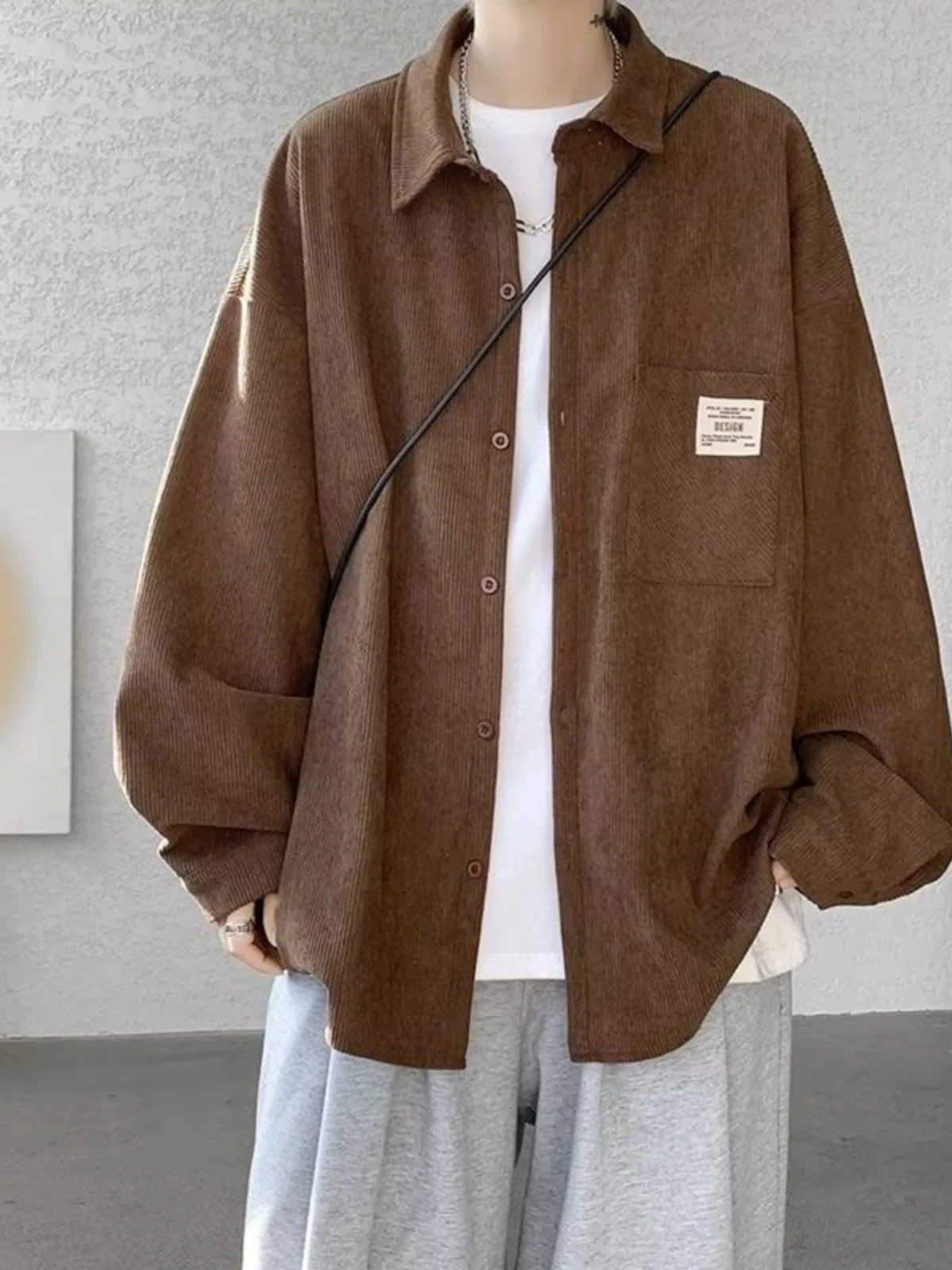 Corduroy Long Sve irt Men's Casual Hong Kong Sle Spring Autumn New Faion Workwear Loose Large Size Outerwear
Corduroy Long Sve irt Men's Casual Hong Kong Sle Spring Autumn New Faion Workwear Loose Large Size Outerwear