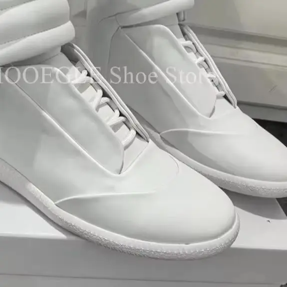 White Men's High Top Casual Sports Shoes Flats Genuine Leather Trainers Sneakers Men Shoes New Style Comfort High-top Flat Shoes
White Men's High Top Casual Sports Shoes Flats Genuine Leather Trainers Sneakers Men Shoes New Style Comfort High-top Flat Shoes