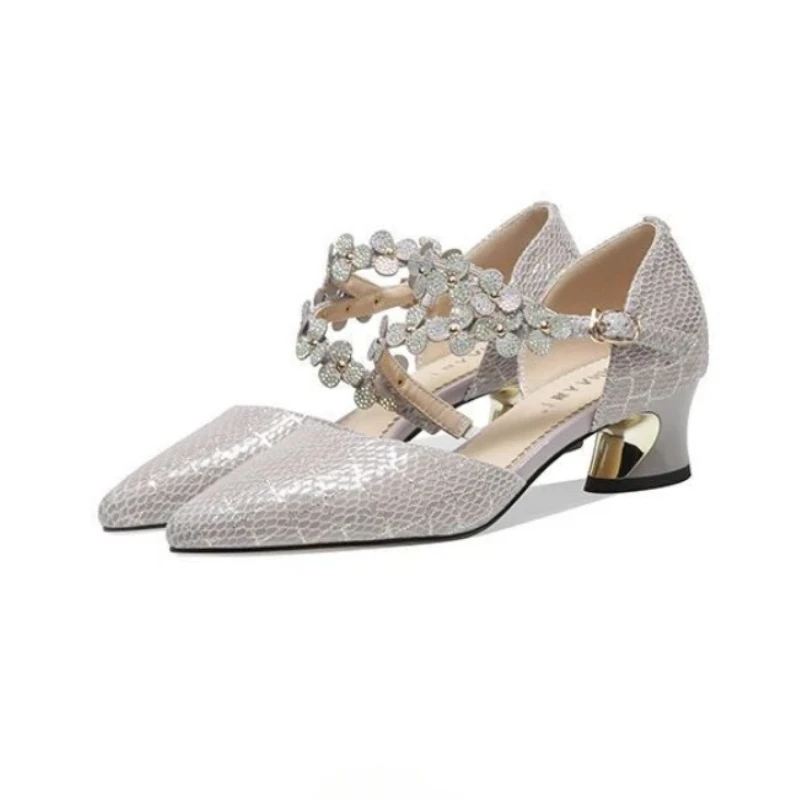 Pointed Toe Thick Heel Women's Sandals 2025 Trend Comfort Ladies Shoes Luxury Summer High Quality Chic and Elegant Vip Sandal
Pointed Toe Thick Heel Women's Sandals 2025 Trend Comfort Ladies Shoes Luxury Summer High Quality Chic and Elegant Vip Sandal