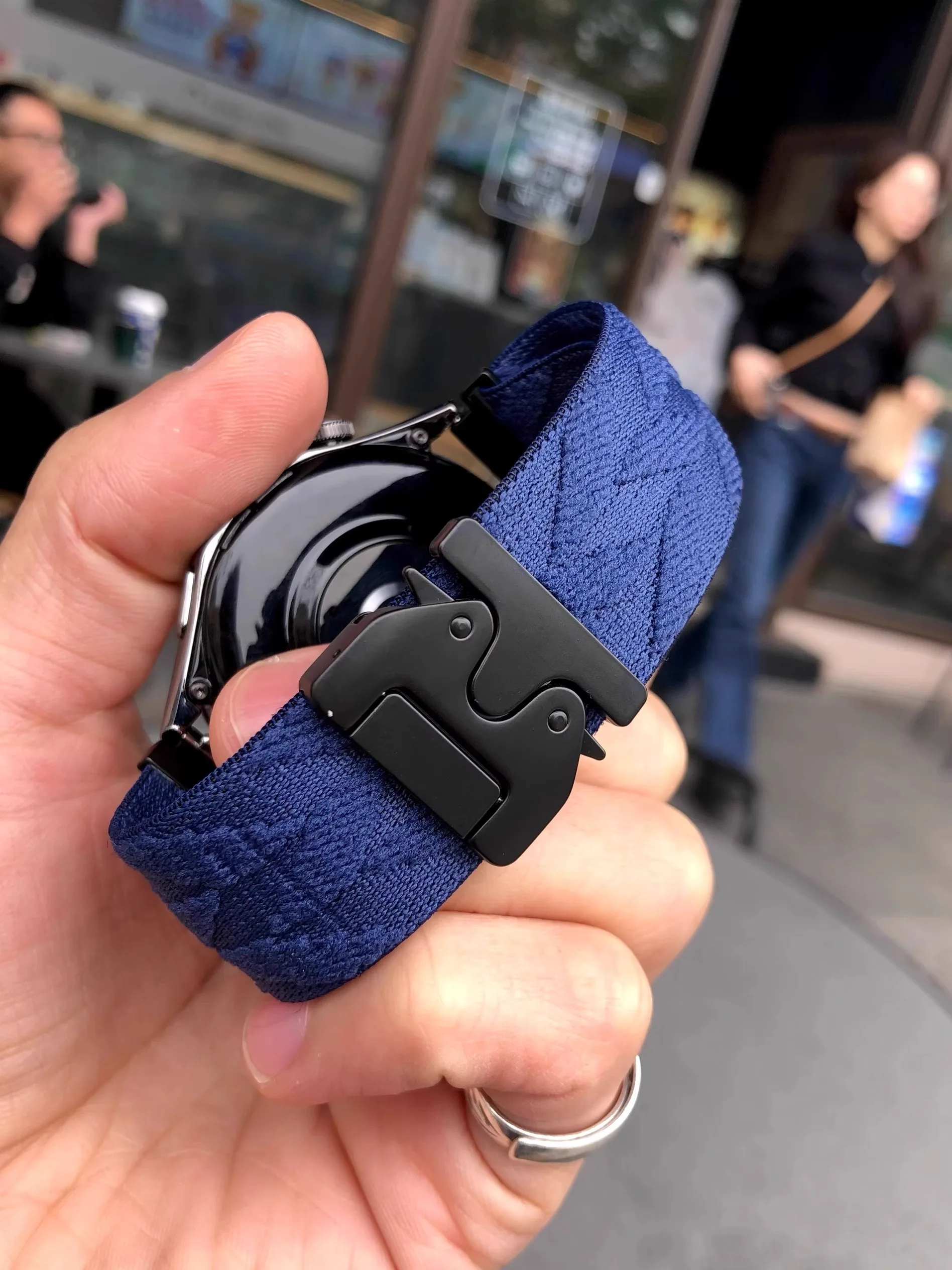 Бархатный узор в виде листа Kaker Storm подходит для часов Huawei GT4, ремешок GT5pro с пряжкой робота 3
Бархатный узор в виде листа Kaker Storm подходит для часов Huawei GT4, ремешок GT5pro с пряжкой робота 3