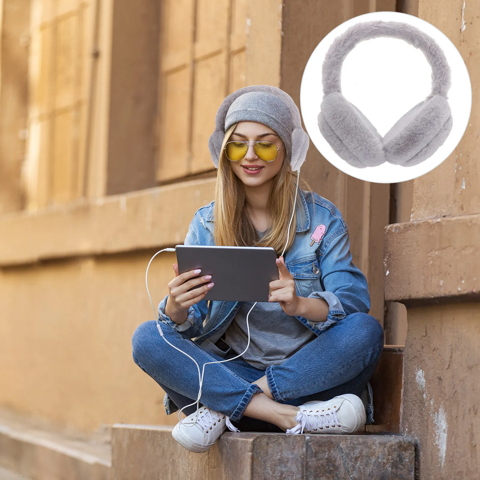 Наушники-гарнитура Sound Ear Muffs: легкие, складные, с функцией громкой связи для использования в холодную погоду
Наушники-гарнитура Sound Ear Muffs: легкие, складные, с функцией громкой связи для использования в холодную погоду