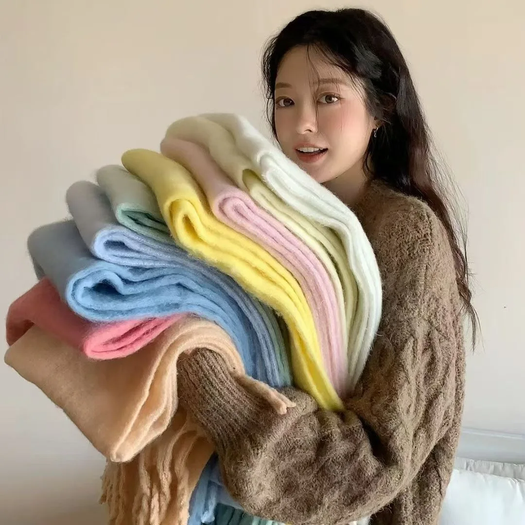 Зимний женский шарф из кашемира, сохраняющий тепло, однотонные женские шарфы из пашмины, толстая мягкая шаль с большими кисточками, длинный палантин, пончо Bufanda
Зимний женский шарф из кашемира, сохраняющий тепло, однотонные женские шарфы из пашмины, толстая мягкая шаль с большими кисточками, длинный палантин, пончо Bufanda