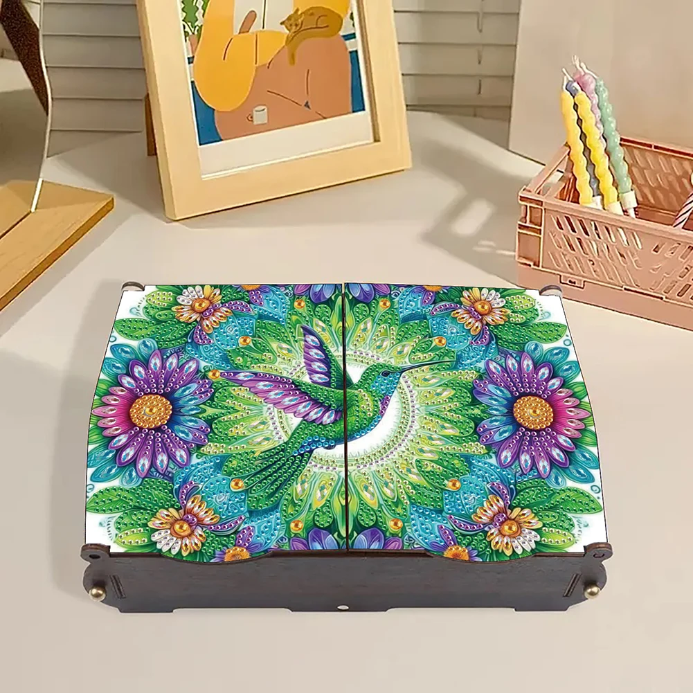 Деревянный ящик-органайзер Hummingbird DIY для хранения украшений и рукоделия с алмазной мозаикой
Деревянный ящик-органайзер Hummingbird DIY для хранения украшений и рукоделия с алмазной мозаикой