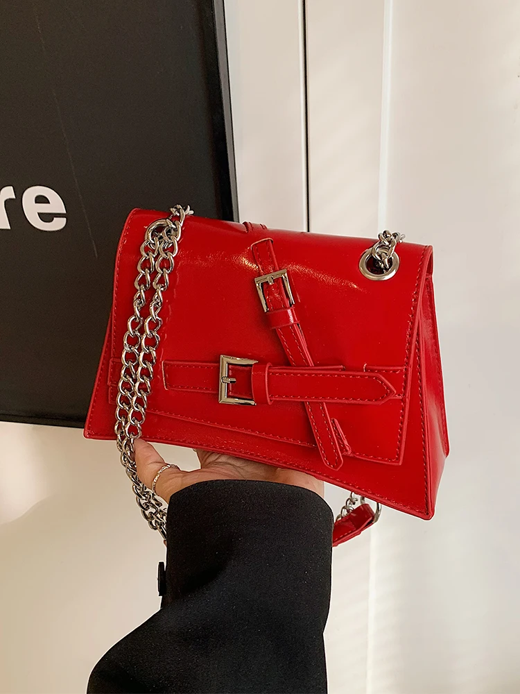 Personalized Red Chains Shoulder Bags for Women 2025 Fashion Commuting PU Leather Messenger Bags Vintage Underarm Pack
Personalized Red Chains Shoulder Bags for Women 2025 Fashion Commuting PU Leather Messenger Bags Vintage Underarm Pack