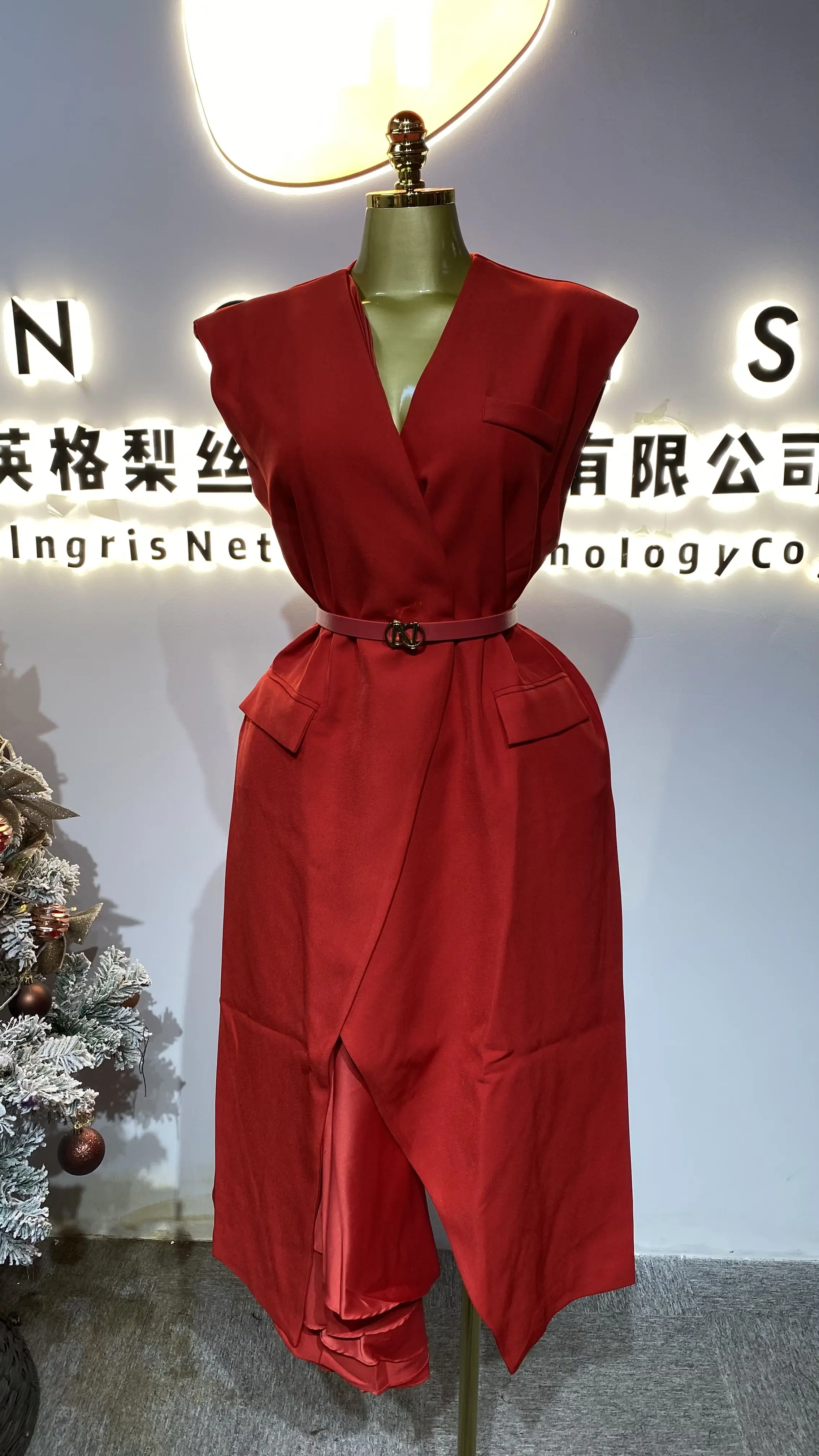 2026 Summer New A-line Polyester Suit Dress, Solid Color, Formal Wear, Plus Size, V-neck, Tie, Irregular, Versatile-GZXX658
2026 Summer New A-line Polyester Suit Dress, Solid Color, Formal Wear, Plus Size, V-neck, Tie, Irregular, Versatile-GZXX658