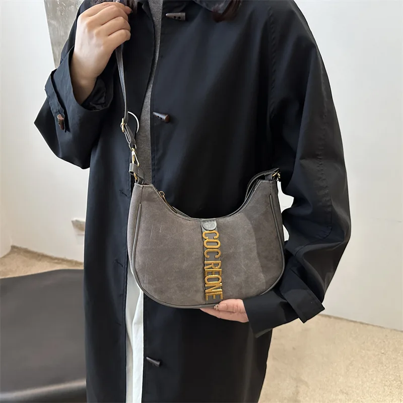 Популярная замшевая мини-сумка 2025 года — в стиле ретро, бархатная на ощупь, через плечо/плечо/подмышки/ручная, универсальная и шикарная
Популярная замшевая мини-сумка 2025 года — в стиле ретро, бархатная на ощупь, через плечо/плечо/подмышки/ручная, универсальная и шикарная