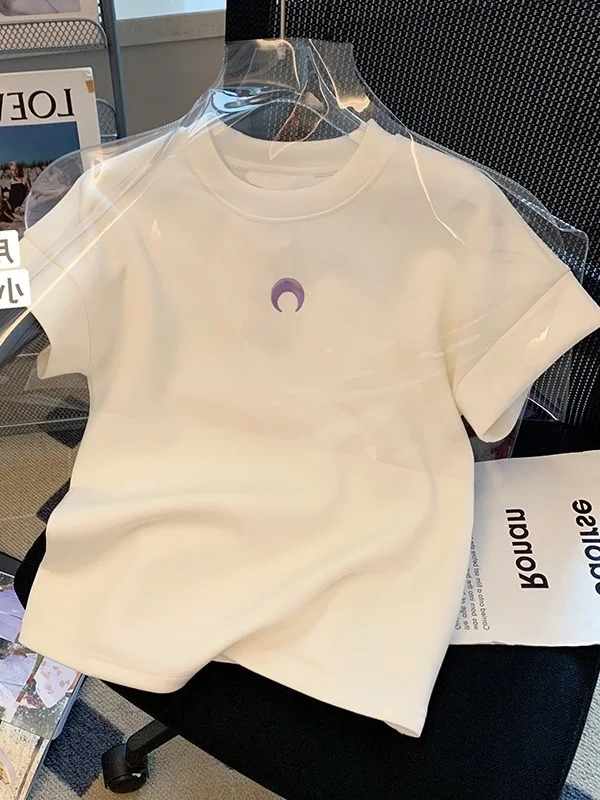 Unique Embroidered T-Shirt Women's Summer New Style Heavy Moon Stitching Self-Keeping Base Layer Top Korean Style Short Sleev...
Unique Embroidered T-Shirt Women's Summer New Style Heavy Moon Stitching Self-Keeping Base Layer Top Korean Style Short Sleev...