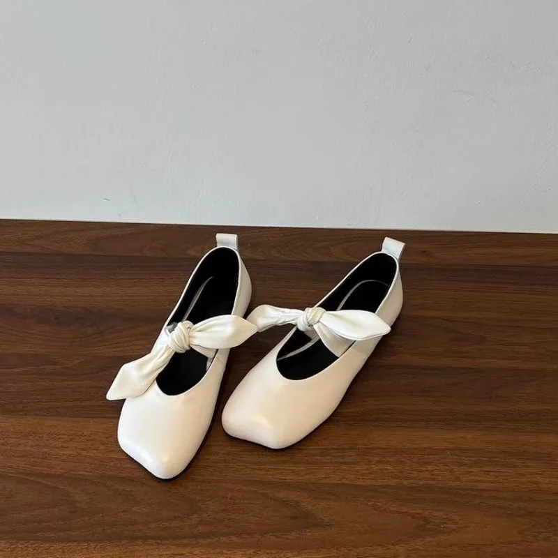 Soft Sole Low Heel Single Shoes Fashion Square Toe Shallow Mouth Bow Slip-on Low Top Shoes
Soft Sole Low Heel Single Shoes Fashion Square Toe Shallow Mouth Bow Slip-on Low Top Shoes