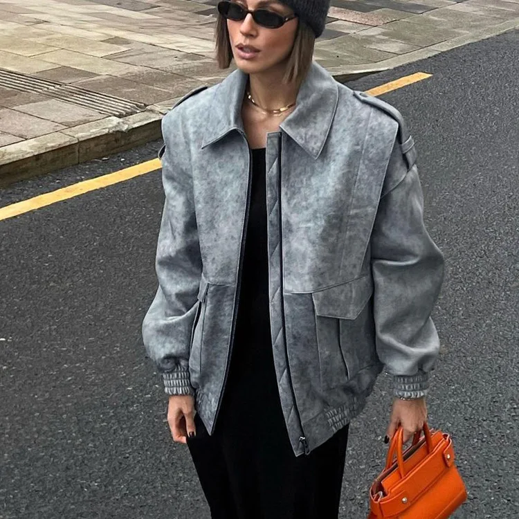 Vintage Lapel Motorcycle Leather Jacket, New Autumn/Winter Long-Sleeve Loose High-End Women's Coat
Vintage Lapel Motorcycle Leather Jacket, New Autumn/Winter Long-Sleeve Loose High-End Women's Coat