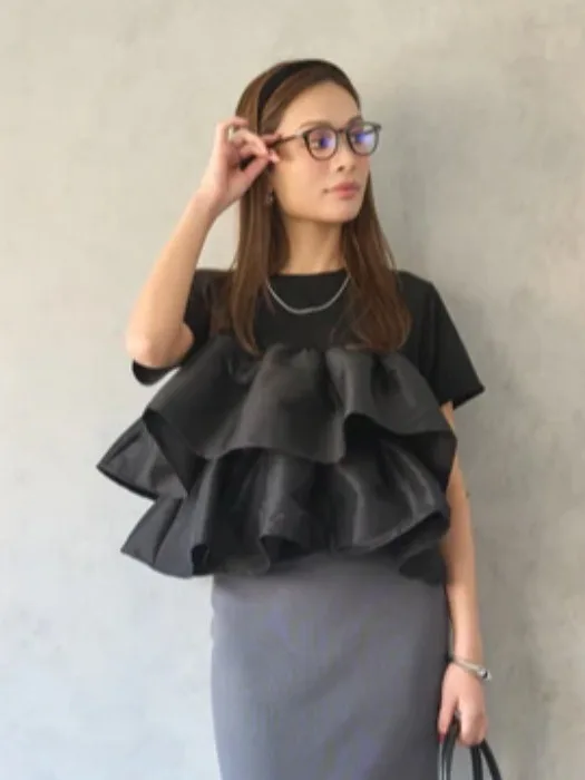 Summer 2026 Loose Fit T-Shirt Women's Fashion Design Splicing Short Sleeve Bell Bottoms Versatile Business Casual Basic Top
Summer 2026 Loose Fit T-Shirt Women's Fashion Design Splicing Short Sleeve Bell Bottoms Versatile Business Casual Basic Top