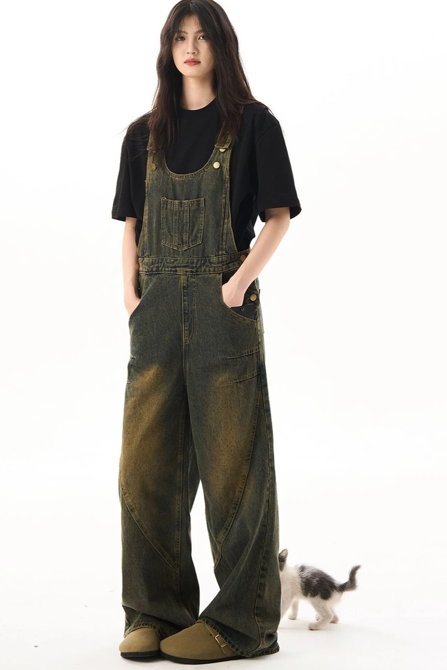 2026 Spring and Autumn New Women's Cowboy Jumpsuit Commuter High Waisted Workwear Strap Wide Leg Pants
2026 Spring and Autumn New Women's Cowboy Jumpsuit Commuter High Waisted Workwear Strap Wide Leg Pants