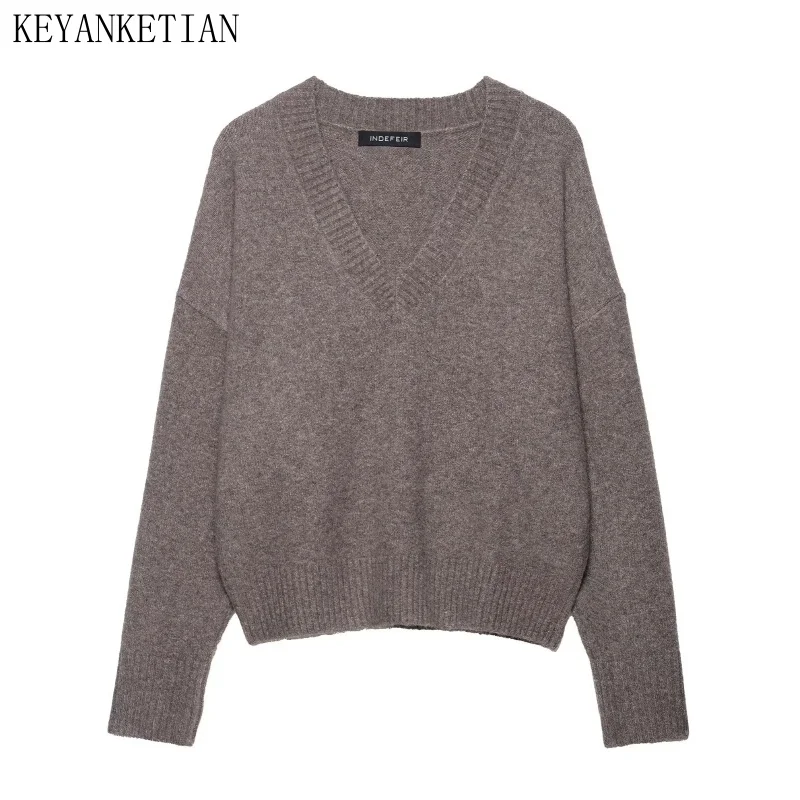 KEYANKETIAN осенний новый женский свободный однотонный вязаный свитер с v-образным вырезом в ленивом стиле для женщин в качестве базового свитера 
KEYANKETIAN осенний новый женский свободный однотонный вязаный свитер с v-образным вырезом в ленивом стиле для женщин в качестве базового свитера