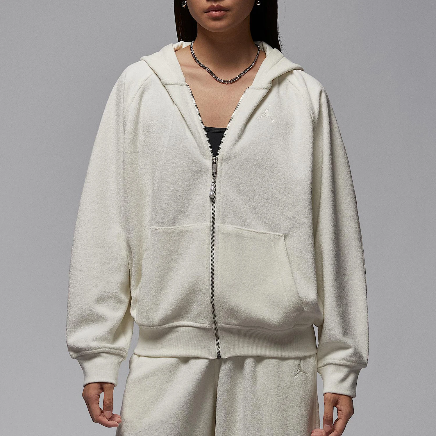Nike genuine JORDAN women's hooded embroidered sports casual jacket HV0323-133
Nike genuine JORDAN women's hooded embroidered sports casual jacket HV0323-133