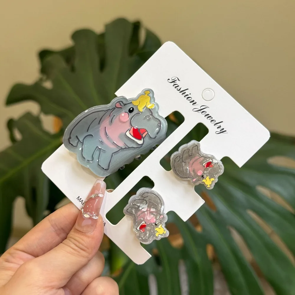 1/3Pcs Kawaii Miss Hippo Hair Claw Flower Acrylic Small Shark Clip Set Geometry Headwear Cartoon Capybara Hair Clip Girls
1/3Pcs Kawaii Miss Hippo Hair Claw Flower Acrylic Small Shark Clip Set Geometry Headwear Cartoon Capybara Hair Clip Girls