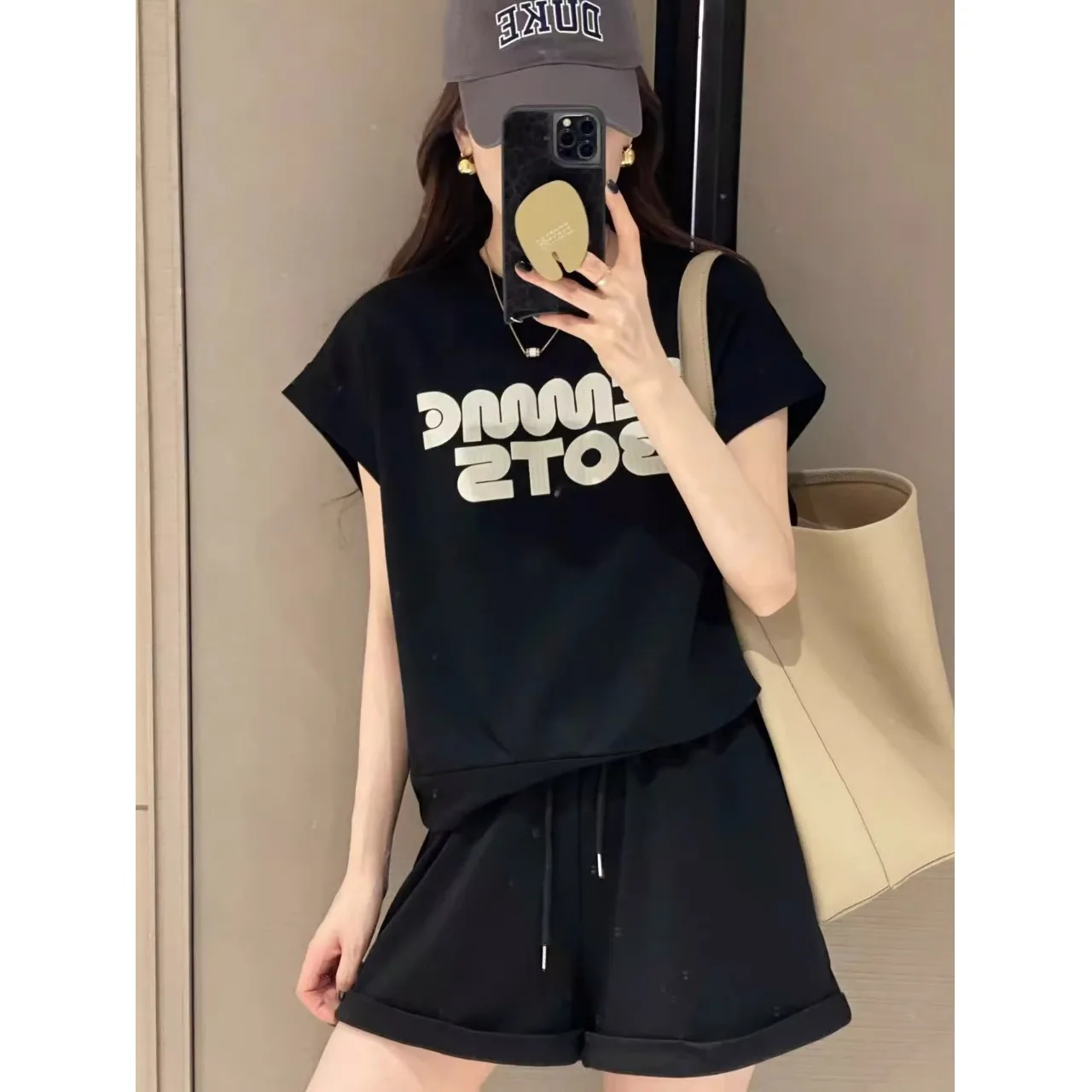 Fashionable Casual Waist-Cinching Two-Piece Set with Drawstring Top And Loose Pants for plus Size Women Spring Summer New Arr...
Fashionable Casual Waist-Cinching Two-Piece Set with Drawstring Top And Loose Pants for plus Size Women Spring Summer New Arr...