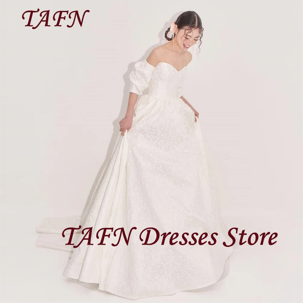 TAFN Modern A Line Wedding Dress Korea Photo Shoot Sweetheart Neck Short Sleeves Bridal Gown Floor Length Corset Back Customized
TAFN Modern A Line Wedding Dress Korea Photo Shoot Sweetheart Neck Short Sleeves Bridal Gown Floor Length Corset Back Customized