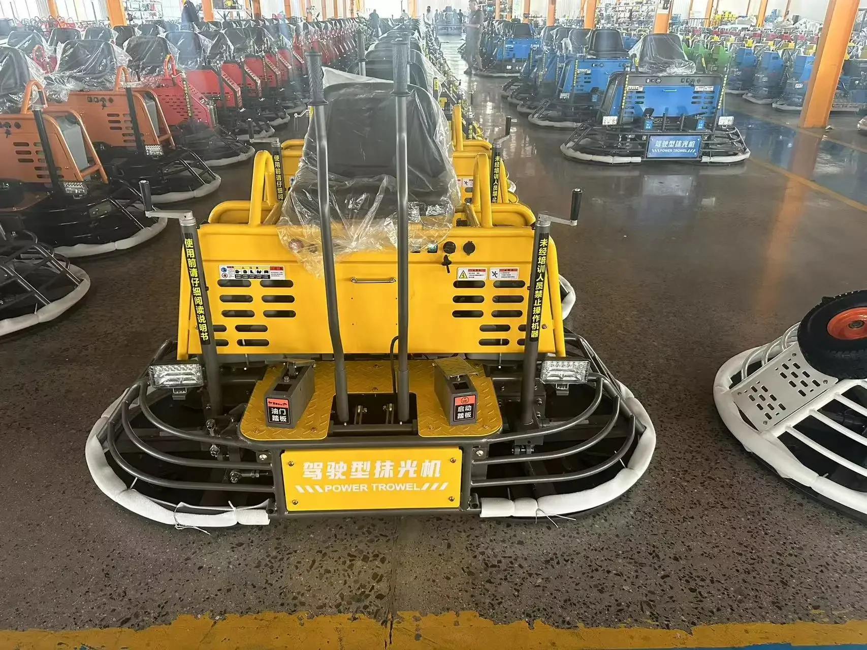 High Speed Heavy-duty Air-cooled Gasoline Engine Concrete Riding Power Trowel for Construction Machinery Warehouse
High Speed Heavy-duty Air-cooled Gasoline Engine Concrete Riding Power Trowel for Construction Machinery Warehouse