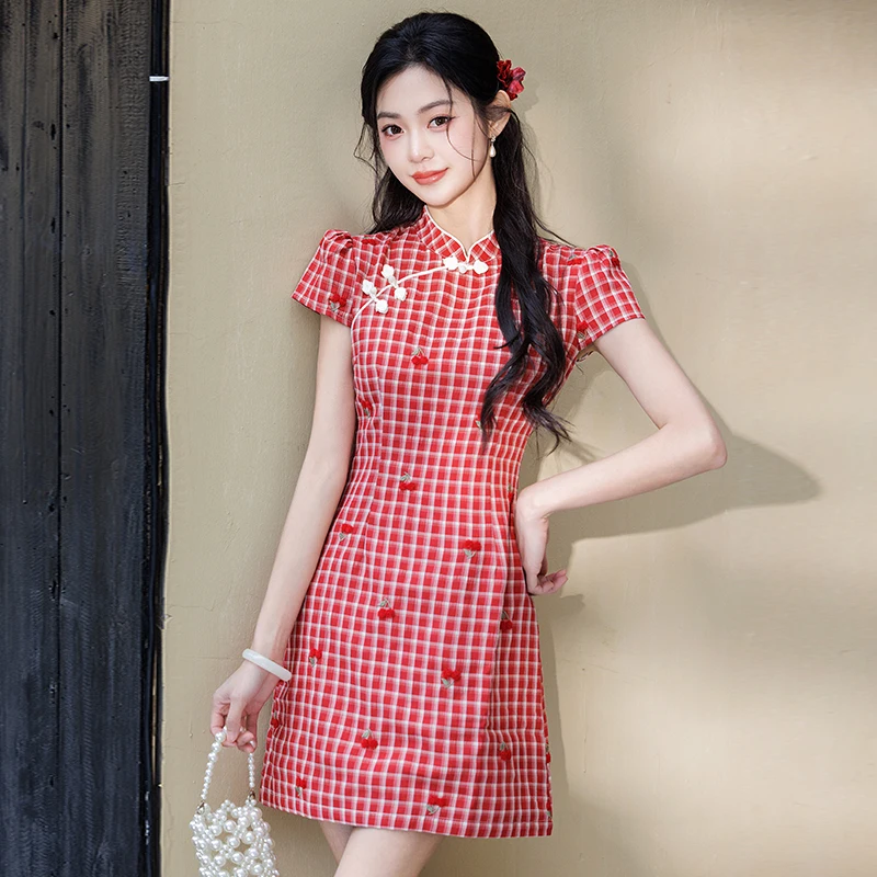 Short Sleeve Vintage Cheongsam Mini Dress, Daily Wear Chinese Style Sweet Cherry Embroidered Red Plaid Qipao Dress
Short Sleeve Vintage Cheongsam Mini Dress, Daily Wear Chinese Style Sweet Cherry Embroidered Red Plaid Qipao Dress