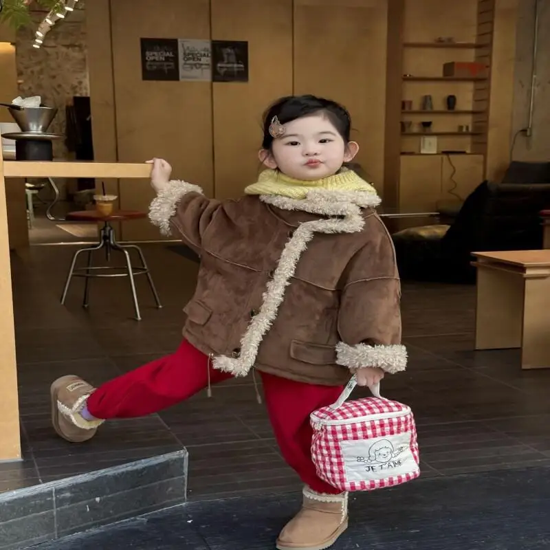 2025 теплое пальто для девочек, осенне-зимняя однотонная верхняя одежда, утепленные топы с круглым вырезом, удобная детская одежда для детей 4–8 лет
2025 теплое пальто для девочек, осенне-зимняя однотонная верхняя одежда, утепленные топы с круглым вырезом, удобная детская одежда для детей 4–8 лет
