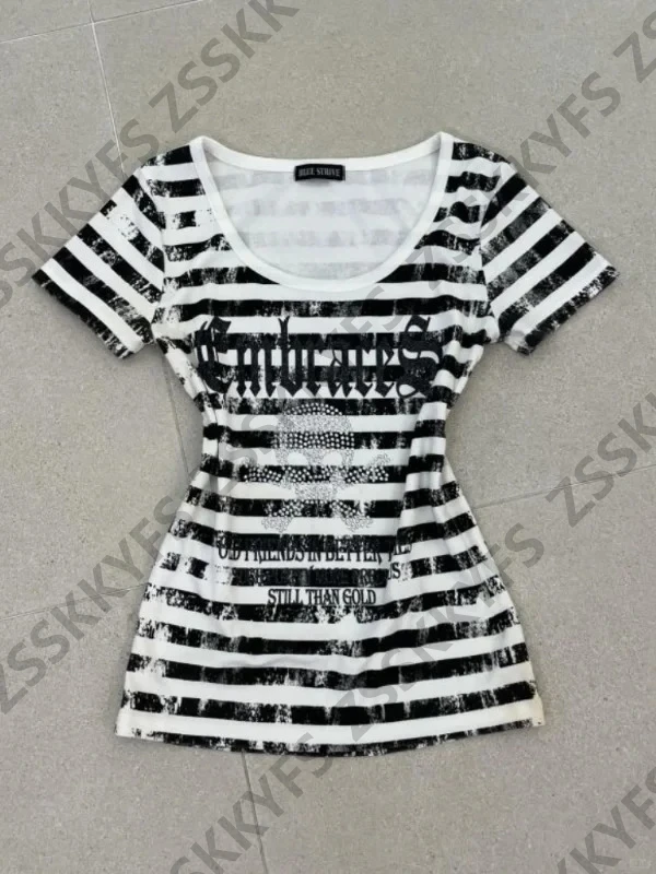 Футболки в готическую полоску, уличная женская одежда, Y2k 2000-х годов, укороченный топ с принтом черепа, с коротким рукавом, Harajuku, летняя футболка с круглым вырезом в стиле гранж, эмо 
Футболки в готическую полоску, уличная женская одежда, Y2k 2000-х годов, укороченный топ с принтом черепа, с коротким рукавом, Harajuku, летняя футболка с круглым вырезом в стиле гранж, эмо