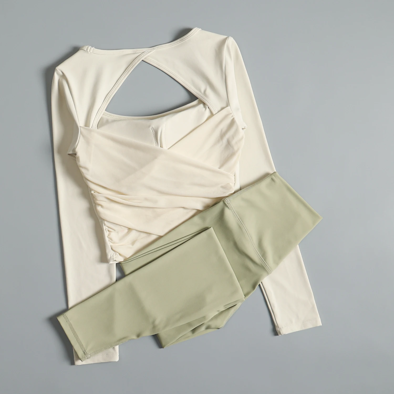 Morning running quick-drying suit for women autumn Pilates training yoga with chest pad long-sleeved beautiful slimming sports
Morning running quick-drying suit for women autumn Pilates training yoga with chest pad long-sleeved beautiful slimming sports