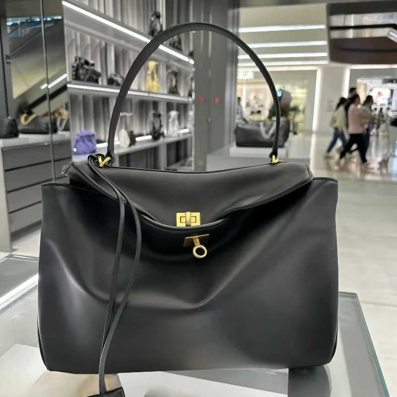 Ostrich Pattern Genuine Leather Handbag High-end Brand Designer New Gold Lock Large Capacity Women's Banquet Shoulder Tote Bag
Ostrich Pattern Genuine Leather Handbag High-end Brand Designer New Gold Lock Large Capacity Women's Banquet Shoulder Tote Bag