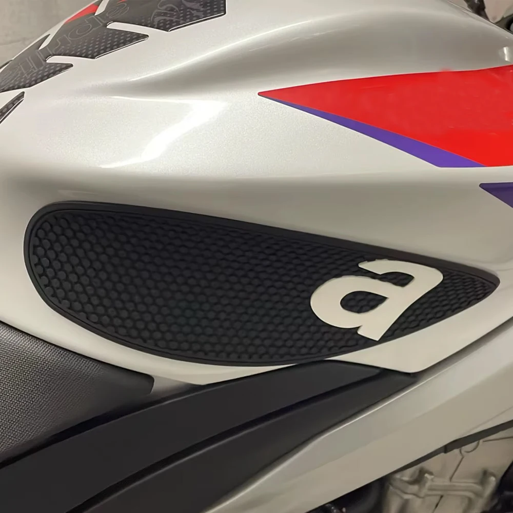 For Aprilia Tuono RS660 2021 22 2023 2024 RS 660 Tank Pads Side Fuel Traction Pad Protector Sticker Decal Motorcycle Accessories
For Aprilia Tuono RS660 2021 22 2023 2024 RS 660 Tank Pads Side Fuel Traction Pad Protector Sticker Decal Motorcycle Accessories