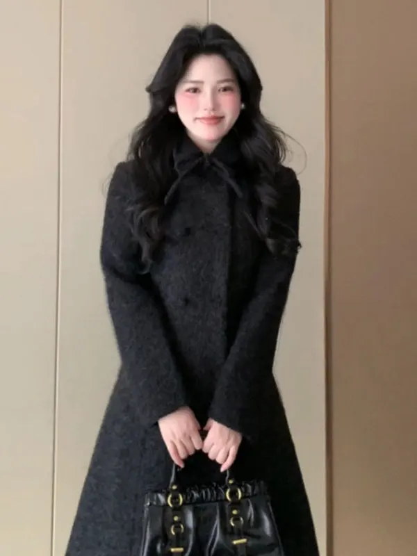 Korean Sle Faionable Long Bla Woolen Coat Ele Aosphere Winter Outerwear Button Detail Commute Friendly Pure Color
Korean Sle Faionable Long Bla Woolen Coat Ele Aosphere Winter Outerwear Button Detail Commute Friendly Pure Color
