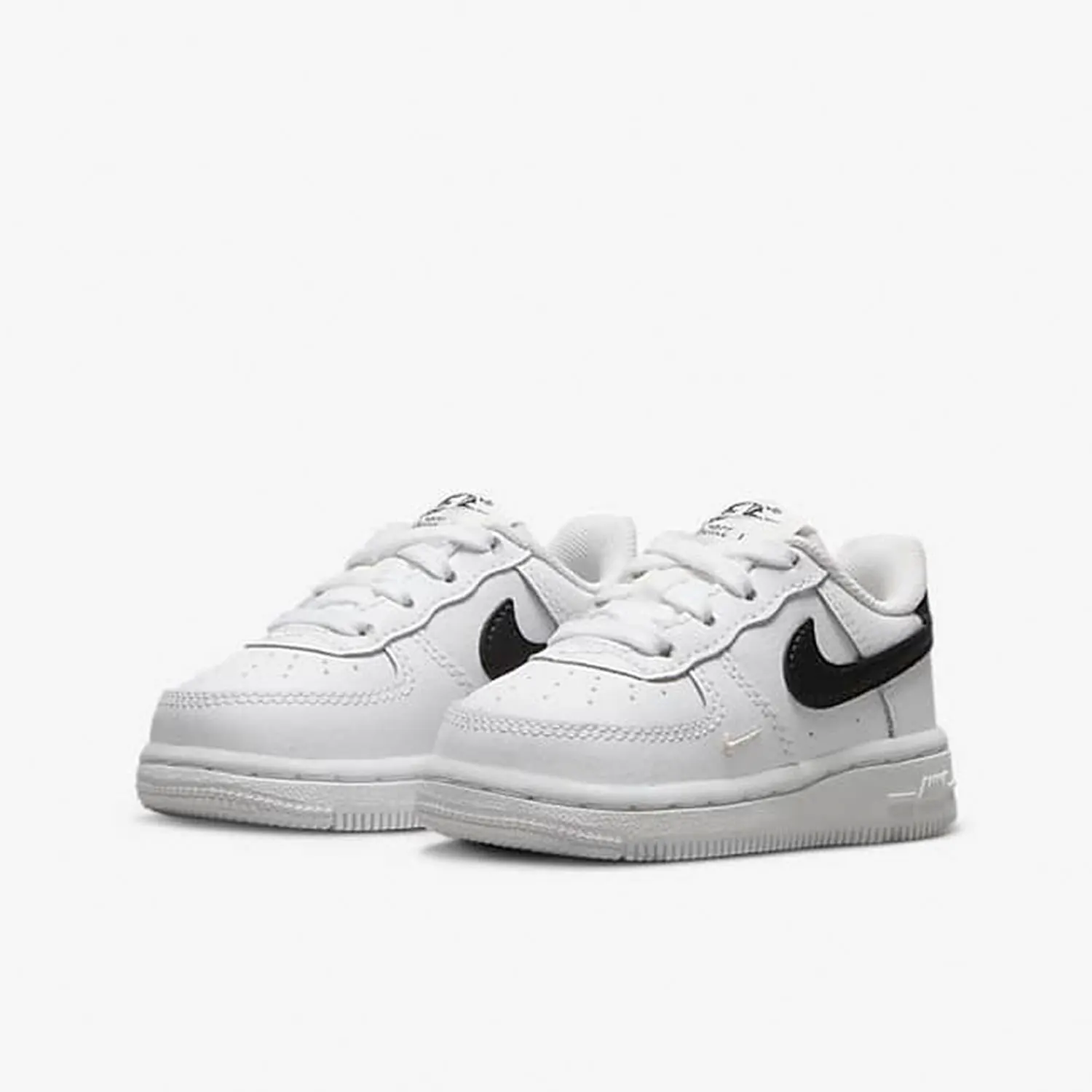 Оригинальные детские низкие кроссовки Nike FORCE 1 для спорта и отдыха FJ2888-100
Оригинальные детские низкие кроссовки Nike FORCE 1 для спорта и отдыха FJ2888-100