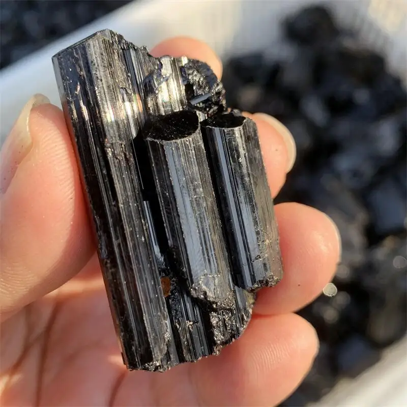 500g Natural Black Tourmaline Specimen Carving Figurine Ornament Feng Shui Craft Home Decor Stone Holiday Gift
500g Natural Black Tourmaline Specimen Carving Figurine Ornament Feng Shui Craft Home Decor Stone Holiday Gift