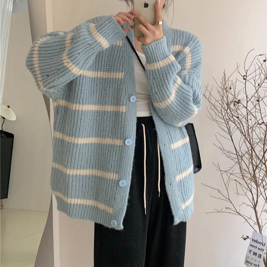 Lazy Wind Contrasting Color Striped Knitted Cardigan Women's New Autumn and Winter Retro V-neck Loose and Thin Sweater
Lazy Wind Contrasting Color Striped Knitted Cardigan Women's New Autumn and Winter Retro V-neck Loose and Thin Sweater
