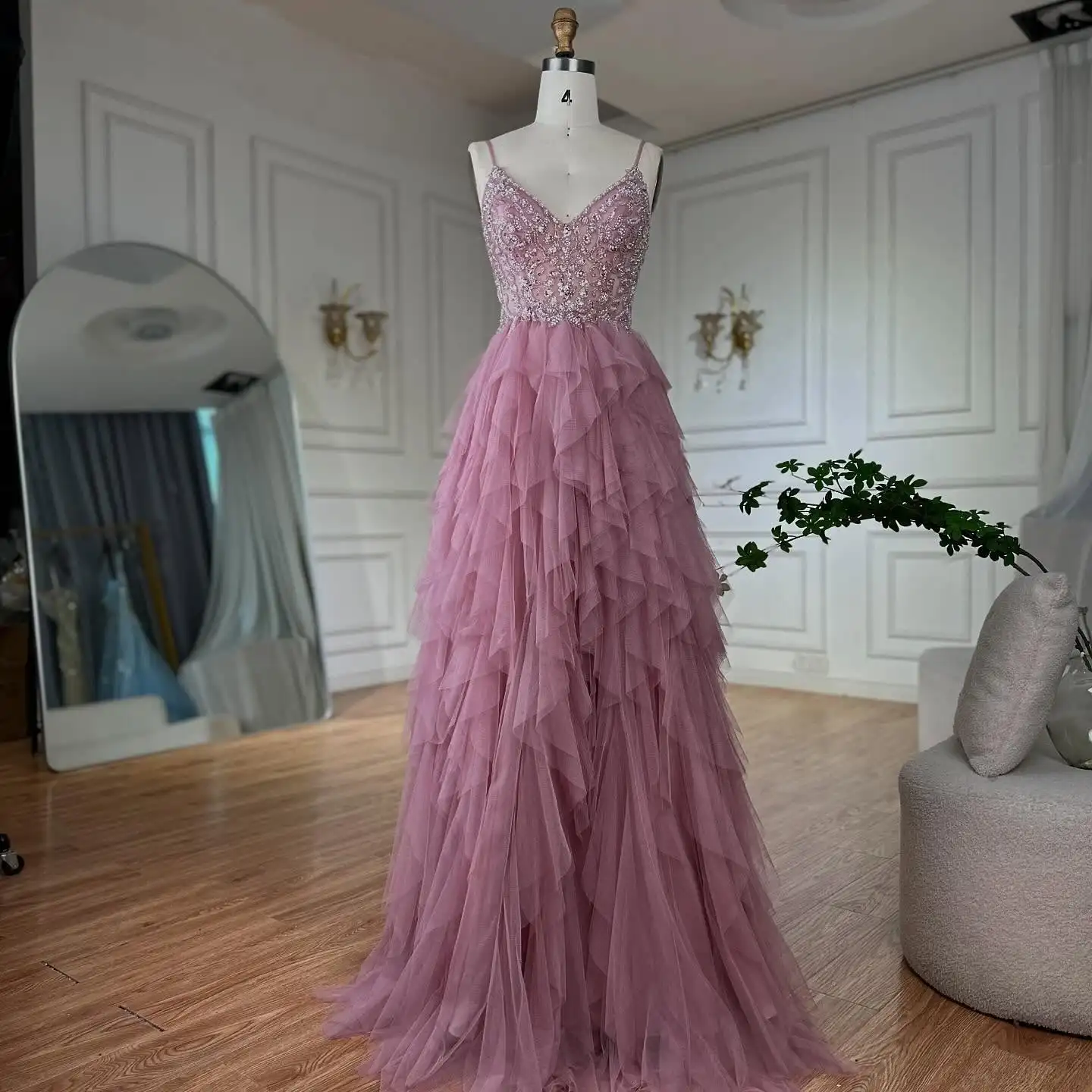 Customized Exquisite Organza Crystal Pearls Tiered Evening Dresses Delicate V-Neck Celebrity Gowns Custom Size Prom Dr
Customized Exquisite Organza Crystal Pearls Tiered Evening Dresses Delicate V-Neck Celebrity Gowns Custom Size Prom Dr