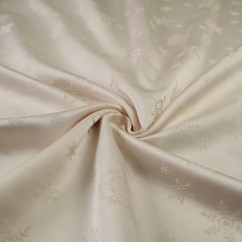 Snowflak-patterned golden silk real new Chinese-style Hanfu and cheongsam fabric
Snowflak-patterned golden silk real new Chinese-style Hanfu and cheongsam fabric