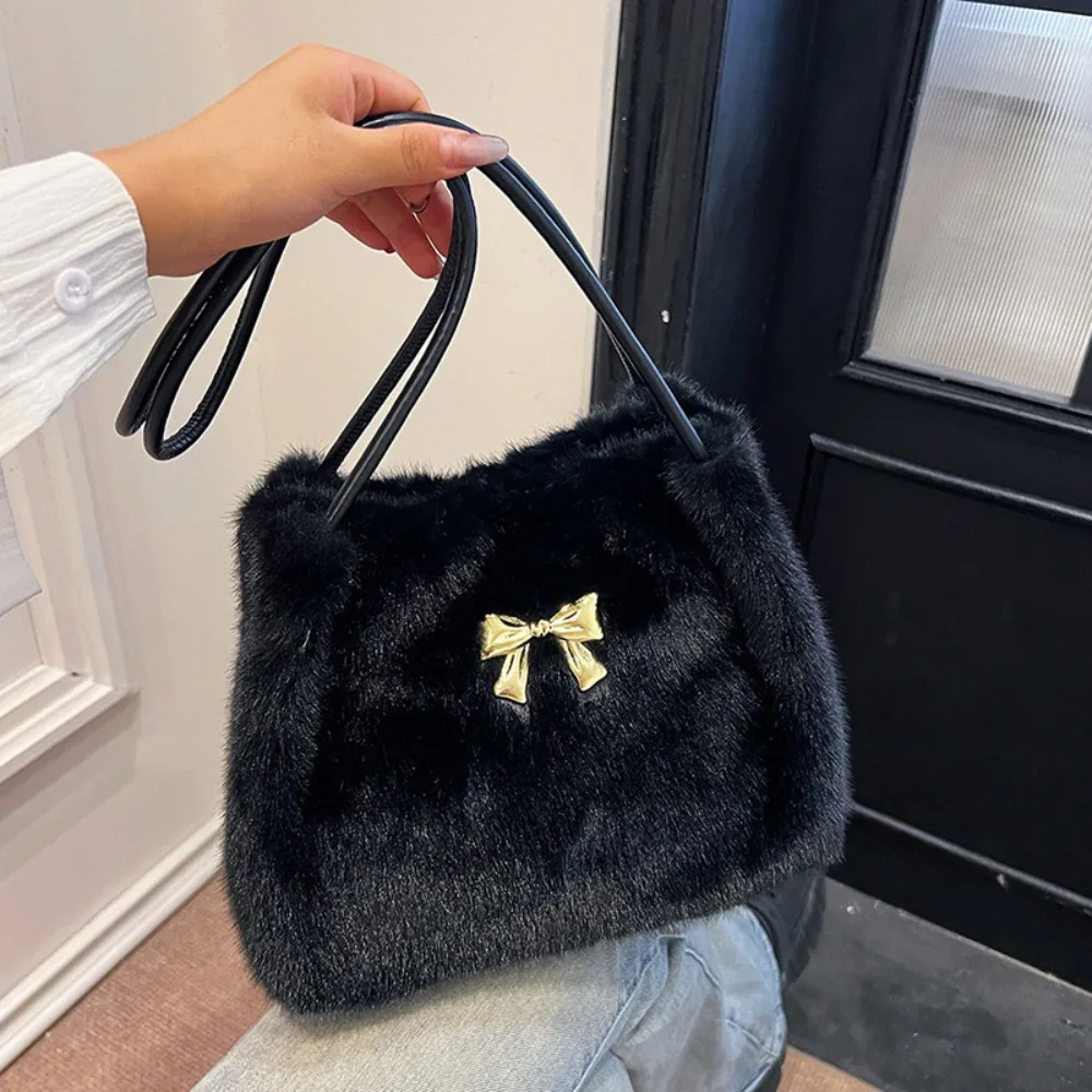 Cream Color Plush Bow Shoulder Bag Korean Style Large Capacity Vacation Tote Bag Solid Color Office Worker Tote Shoulder Bag
Cream Color Plush Bow Shoulder Bag Korean Style Large Capacity Vacation Tote Bag Solid Color Office Worker Tote Shoulder Bag