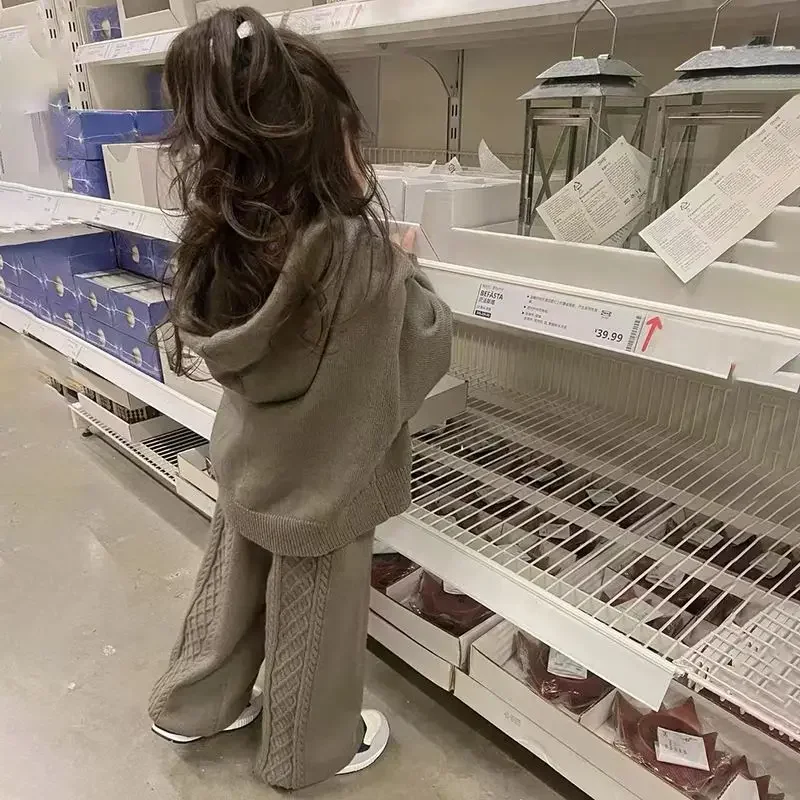 2024 Spring New Light Luxury Fashion Girls Suits Girls Casual Sweater Suits Kids Versatile Hooded Knitted JacketBoutiqueClothing
2024 Spring New Light Luxury Fashion Girls Suits Girls Casual Sweater Suits Kids Versatile Hooded Knitted JacketBoutiqueClothing