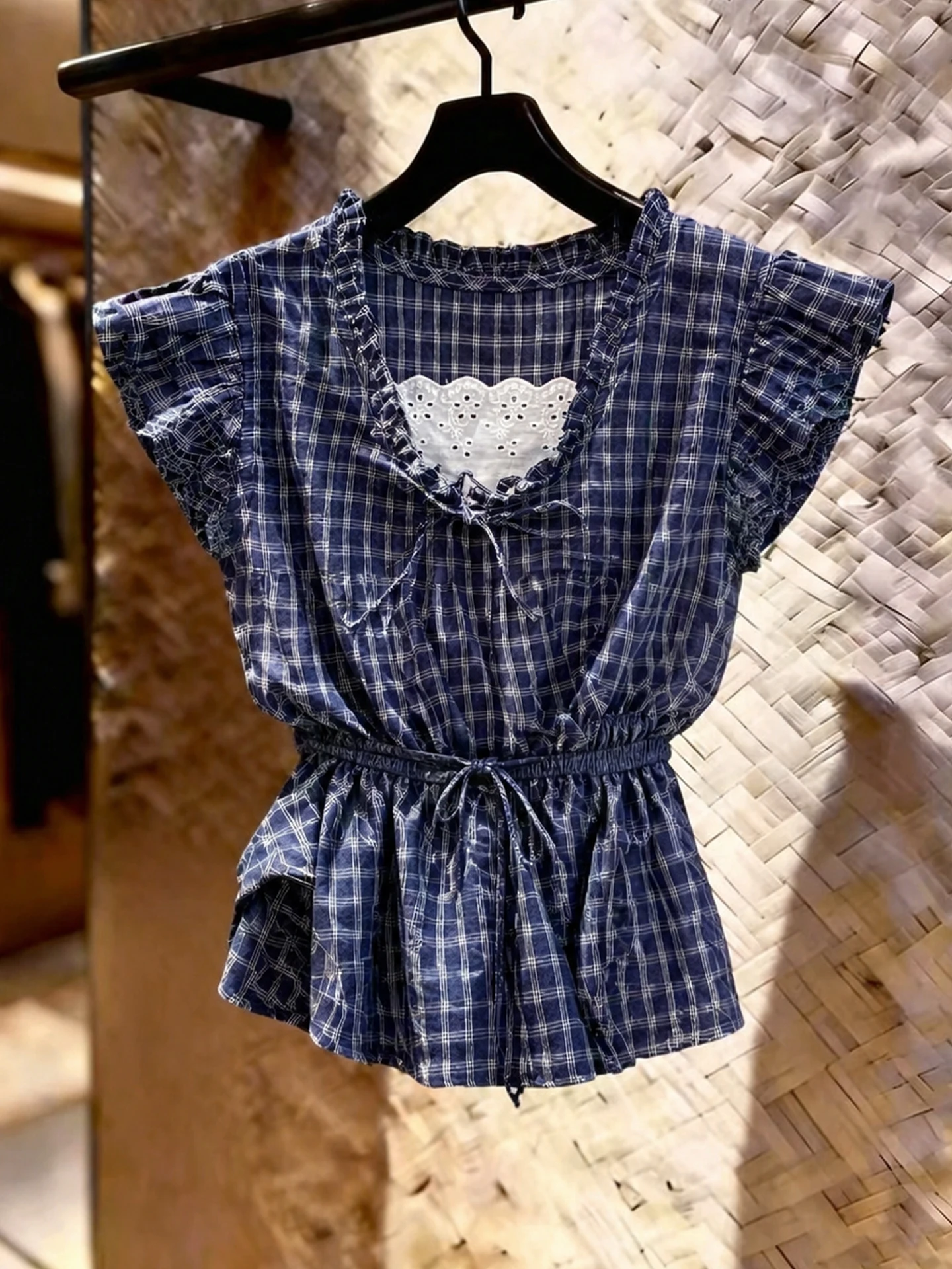 Fashionable Plaid Short Sleeve Lace Patchwork Top Head over Heels Commute Style Summer Anti-Aging Silk Blend Korean Straight Cut
Fashionable Plaid Short Sleeve Lace Patchwork Top Head over Heels Commute Style Summer Anti-Aging Silk Blend Korean Straight Cut