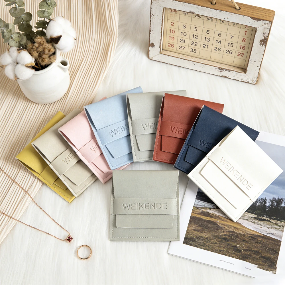 50 шт., индивидуальный логотип 9x9 см, оптовая продажа, сумка для ювелирных изделий, сумка из искусственной кожи, упаковка для ювелирных изделий, браслет, серьги, кольца, подарочные коробки
50 шт., индивидуальный логотип 9x9 см, оптовая продажа, сумка для ювелирных изделий, сумка из искусственной кожи, упаковка для ювелирных изделий, браслет, серьги, кольца, подарочные коробки