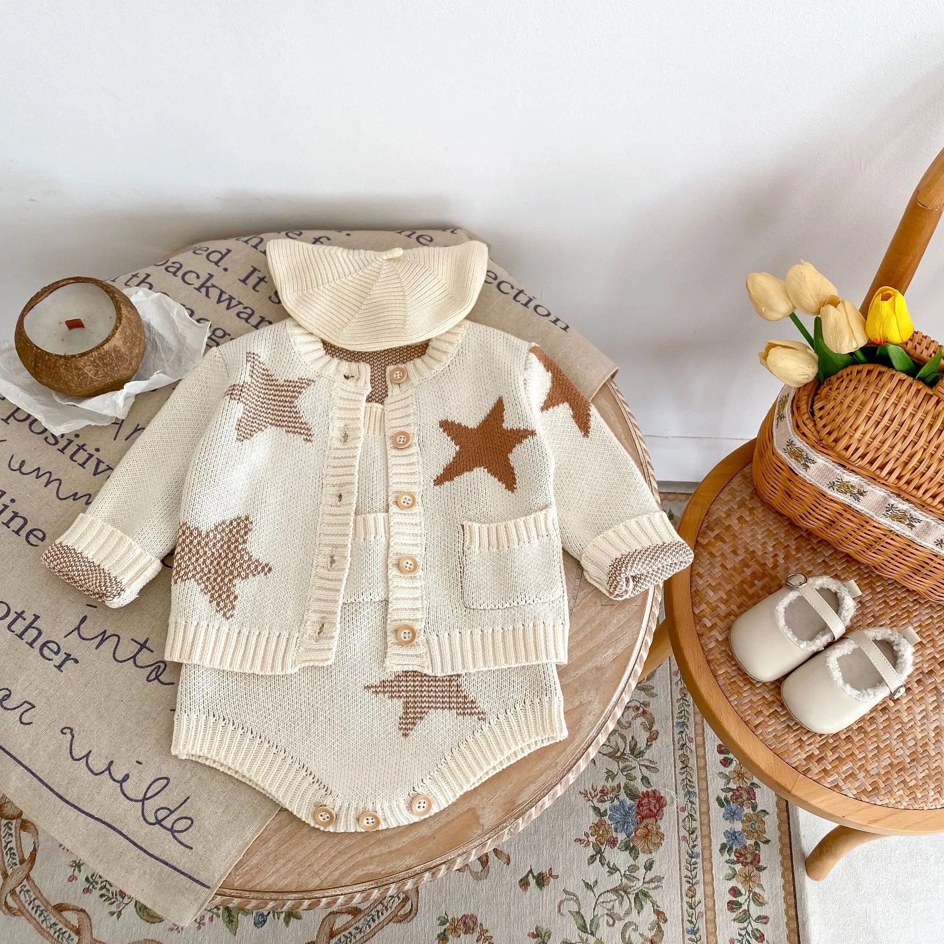 Spring Baby Clothing For Girls 5-Pointed Star Contrasting Jacquard Knitted Long Sleeved Jacket+Knitted Sweater 2-Piece Set
Spring Baby Clothing For Girls 5-Pointed Star Contrasting Jacquard Knitted Long Sleeved Jacket+Knitted Sweater 2-Piece Set