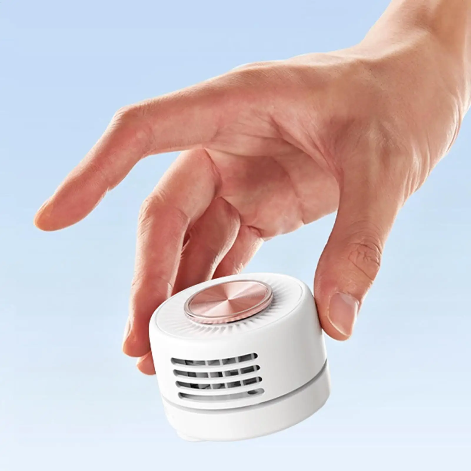 Portable Silent Mini Electric Fan Small Fan Clip On Shirt Waist Mini Bladeless Fan Adjustable 3-Speed For Outdoor Sports
Portable Silent Mini Electric Fan Small Fan Clip On Shirt Waist Mini Bladeless Fan Adjustable 3-Speed For Outdoor Sports