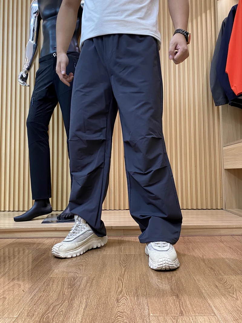 Наружная спецодежда с прямыми штанинами, брюки свободного кроя, брюки-карго для мужчин и женщин, пары, серия Sle Mountain, зонтик, солдат...
Наружная спецодежда с прямыми штанинами, брюки свободного кроя, брюки-карго для мужчин и женщин, пары, серия Sle Mountain, зонтик, солдат...