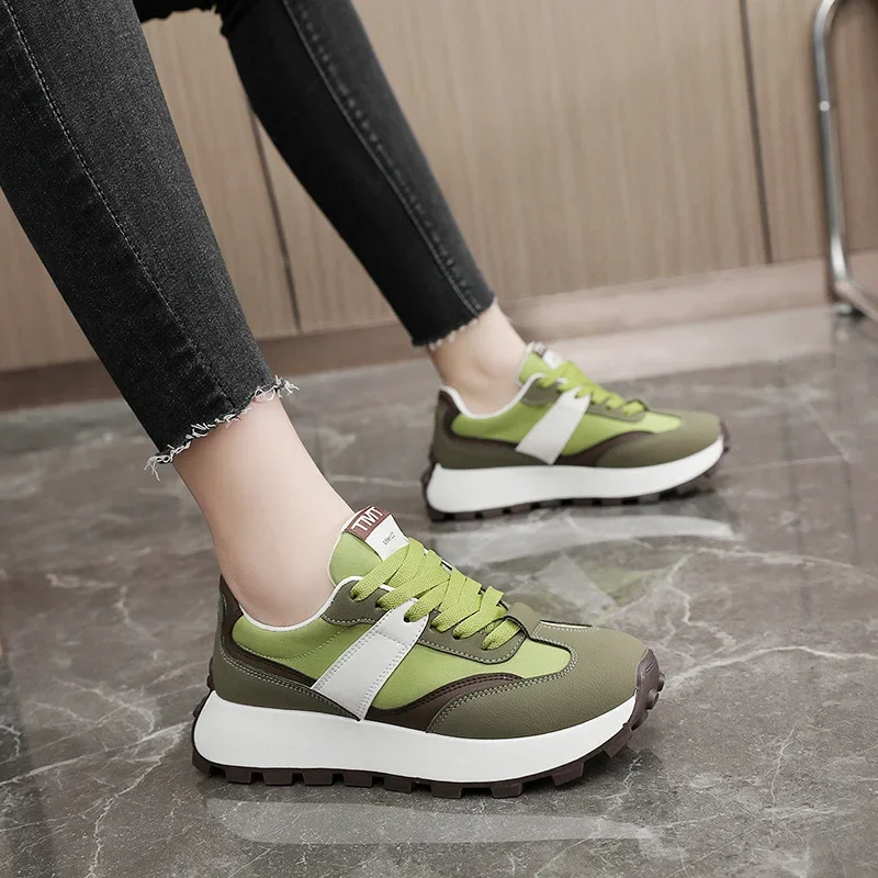 Sports Women's Shoes 2025 Spring and Summer Breathable Women Sneakers Casual Thick Sole Wear Resistant Platform Shoes
Sports Women's Shoes 2025 Spring and Summer Breathable Women Sneakers Casual Thick Sole Wear Resistant Platform Shoes