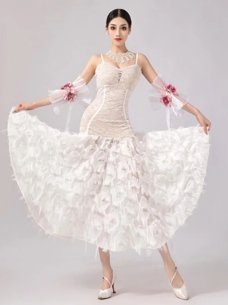 Modern Dance Dress Women Lace Mesh Big Swing Dance Dress Backless Competition Dress Ballroom Dance Waltz Competition Dresses
Modern Dance Dress Women Lace Mesh Big Swing Dance Dress Backless Competition Dress Ballroom Dance Waltz Competition Dresses