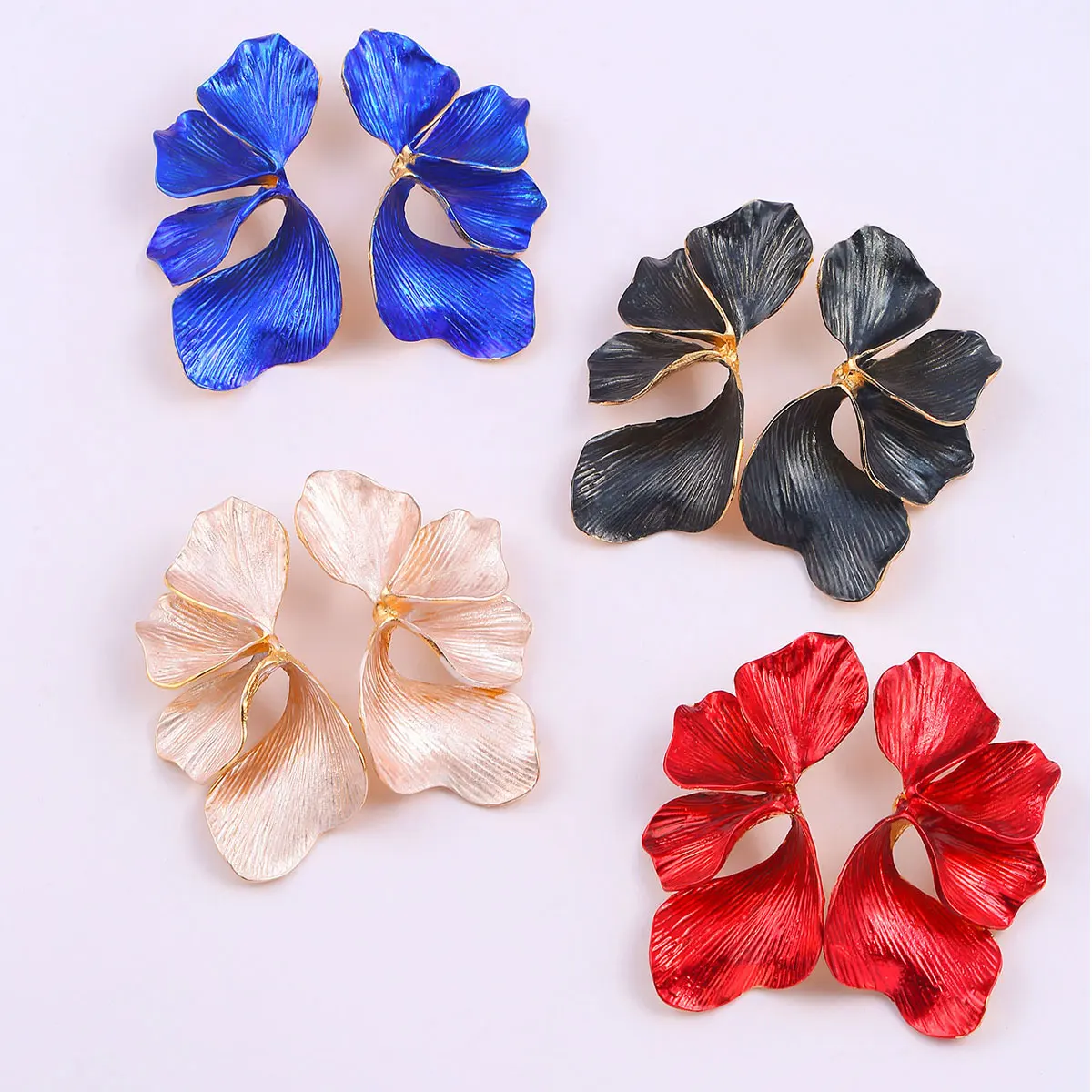 Oversized Petal Earrings for Women 2026 New Light Luxury High-End Sense Earring Trendy Flower Studs
Oversized Petal Earrings for Women 2026 New Light Luxury High-End Sense Earring Trendy Flower Studs