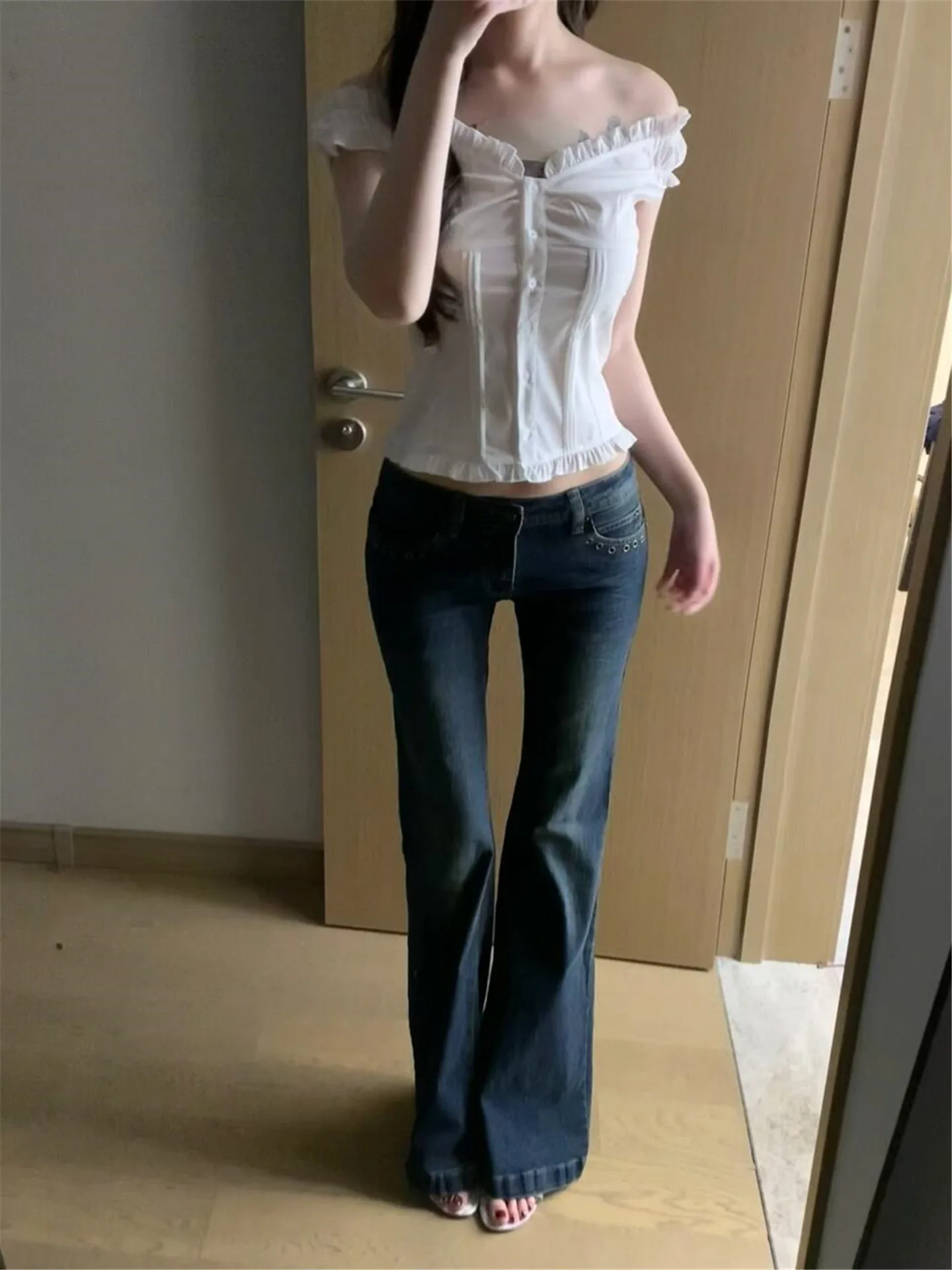 American Style Low Waist Bell Bottom Jeans Women's Slimming Extended Length Floor Sweeping Pants Retro Blue Millennium Hot Girl
American Style Low Waist Bell Bottom Jeans Women's Slimming Extended Length Floor Sweeping Pants Retro Blue Millennium Hot Girl