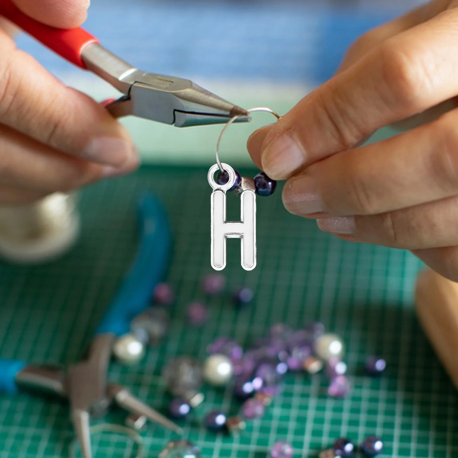 50Pcs Alloy English Letter H Pendant Charms Classic Style DIY Necklace Bracelet Earrings Jewelry Making Accessories
50Pcs Alloy English Letter H Pendant Charms Classic Style DIY Necklace Bracelet Earrings Jewelry Making Accessories