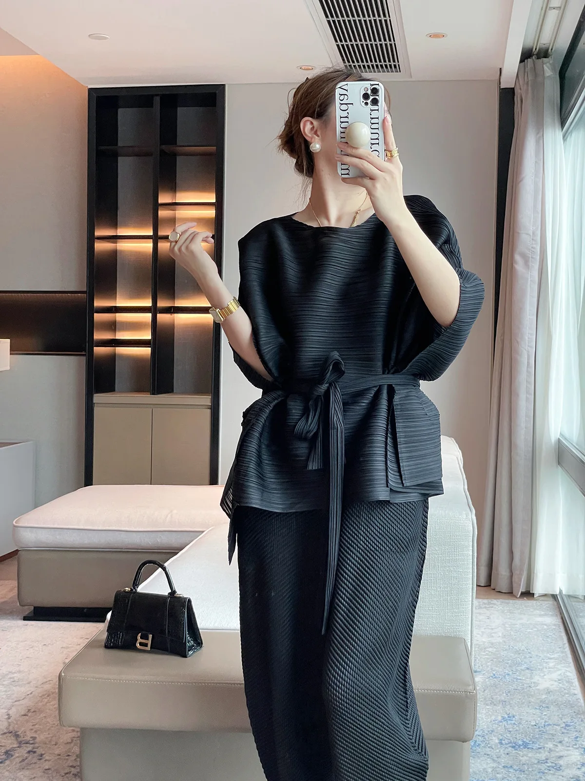 Pleated 2023 Summer New Arrival Pleated Top Irregular Pleated Short Sleeve Loose Mid-length Round Neck T-shirt
Pleated 2023 Summer New Arrival Pleated Top Irregular Pleated Short Sleeve Loose Mid-length Round Neck T-shirt