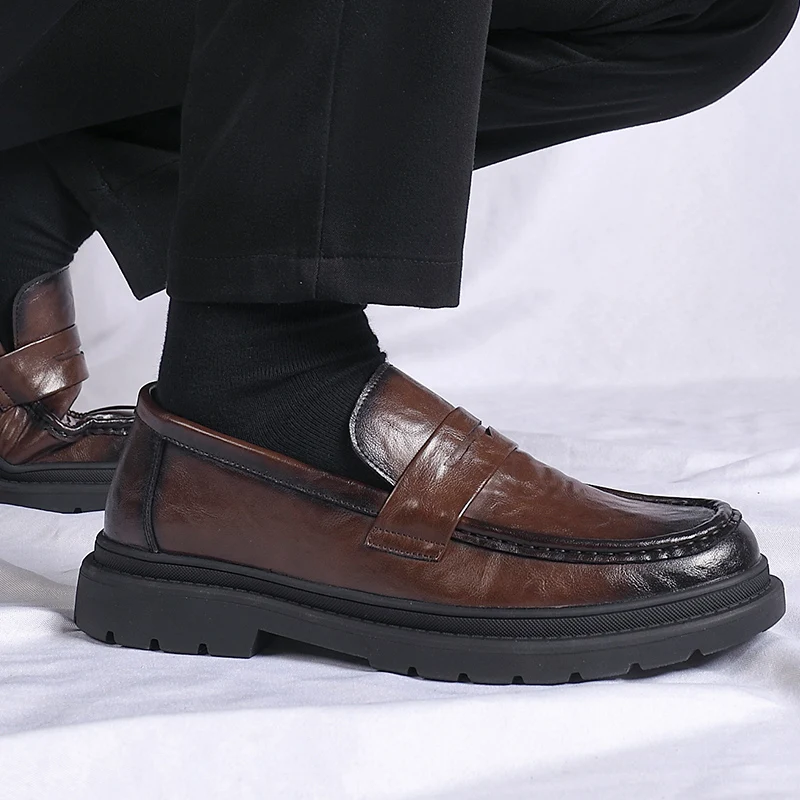 Business men's leather shoes Minimalist gentleman versatile style Leisure Party Daily office Versatile adult Comfortable loafers
Business men's leather shoes Minimalist gentleman versatile style Leisure Party Daily office Versatile adult Comfortable loafers