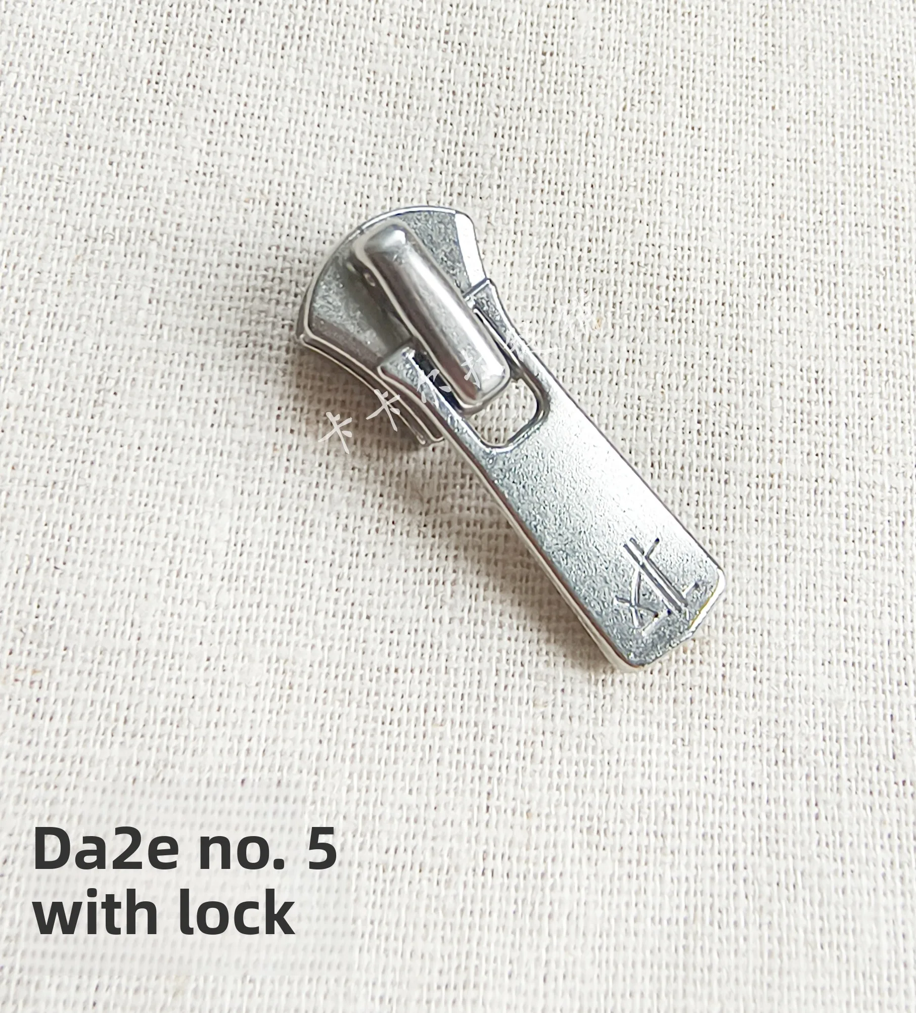100 pieces Imported From Japan, Metal Zipper Head No. 3, No. 5 Y Kk White Copper, Luggage, Leather Goods, DIY Accessories
100 pieces Imported From Japan, Metal Zipper Head No. 3, No. 5 Y Kk White Copper, Luggage, Leather Goods, DIY Accessories