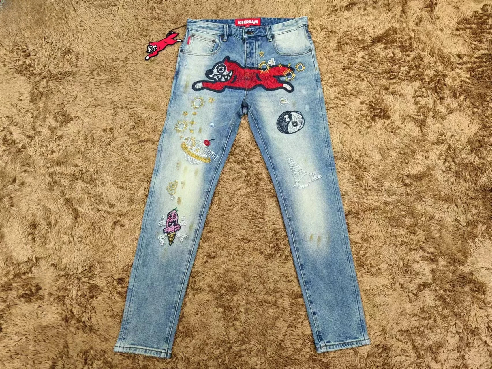 Elastic Tai Chi Embroidered Fly Dog Jeans Cotton Stretch Denim mid Waist Slim Fit Long Pants Youth Fashion Autumn Wear
Elastic Tai Chi Embroidered Fly Dog Jeans Cotton Stretch Denim mid Waist Slim Fit Long Pants Youth Fashion Autumn Wear