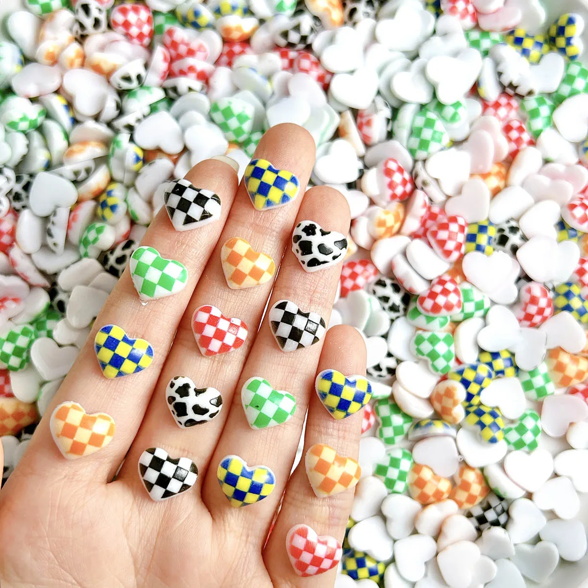 Creative Colored Checkerboard Heart Nail Art Decorations 3D Classic Luminous Grids Heart Nail Charms DIY Hairpin Nails Supplies
Creative Colored Checkerboard Heart Nail Art Decorations 3D Classic Luminous Grids Heart Nail Charms DIY Hairpin Nails Supplies